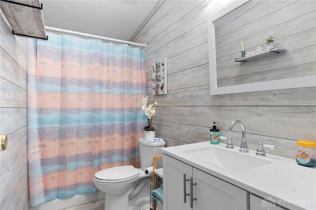 136 South Point, Fairborn, OH 45324