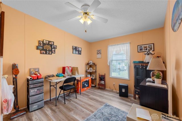 136 South Point, Fairborn, OH 45324