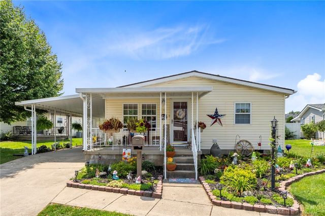 136 South Point, Fairborn, OH 45324