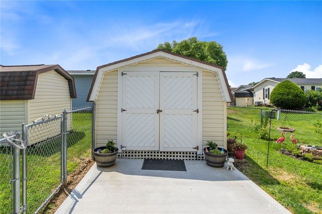 136 South Point, Fairborn, OH 45324