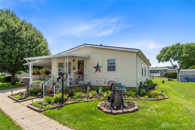 136 South Point, Fairborn, OH 45324