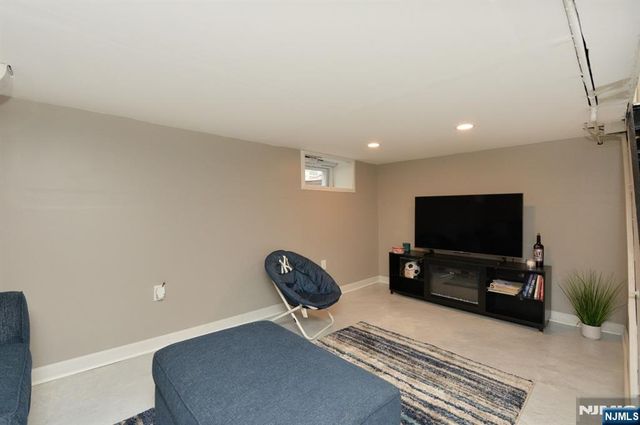 65 E Linden Avenue, Dumont, NJ 07628