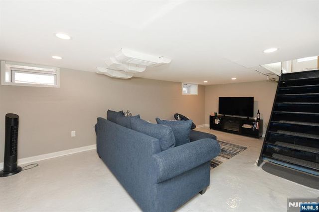 65 E Linden Avenue, Dumont, NJ 07628
