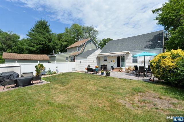 65 E Linden Avenue, Dumont, NJ 07628