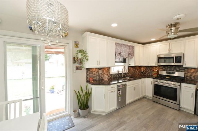 65 E Linden Avenue, Dumont, NJ 07628