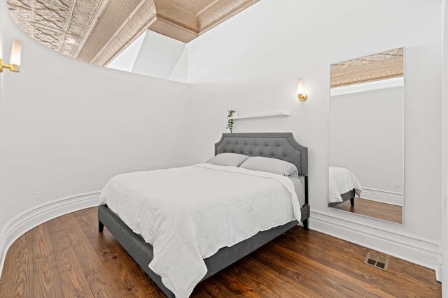 1400 W Chestnut Street 1, Chicago, IL 60642