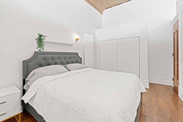 1400 W Chestnut Street 1, Chicago, IL 60642