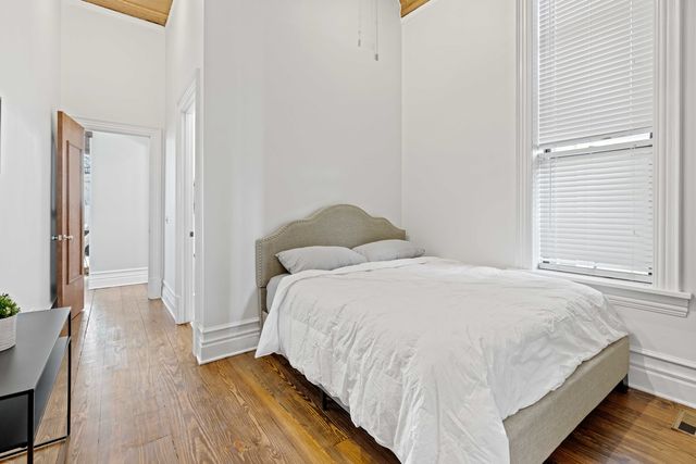 1400 W Chestnut Street 1, Chicago, IL 60642