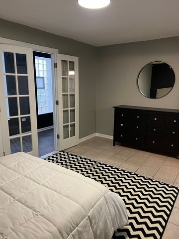 1400 W Chestnut Street 1, Chicago, IL 60642