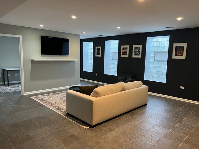 1400 W Chestnut Street 1, Chicago, IL 60642