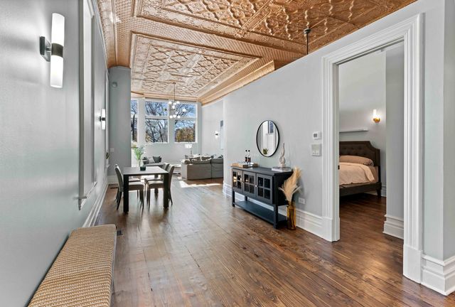 1400 W Chestnut Street 1, Chicago, IL 60642