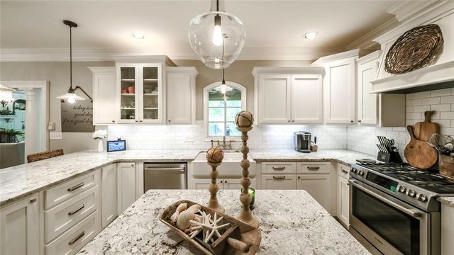 99 Oakland Court, Tallapoosa, GA 30176