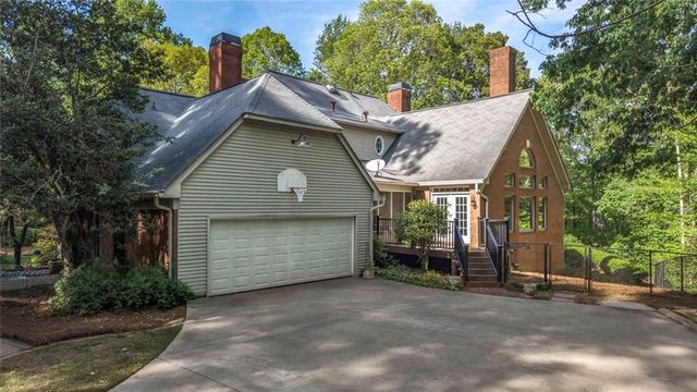 99 Oakland Court, Tallapoosa, GA 30176