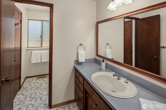 344 S 183rd Street, Burien, WA 98148