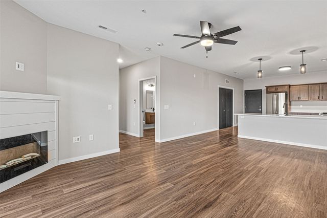 2877 Spring Rose Circle 111, Coralville, IA 52241