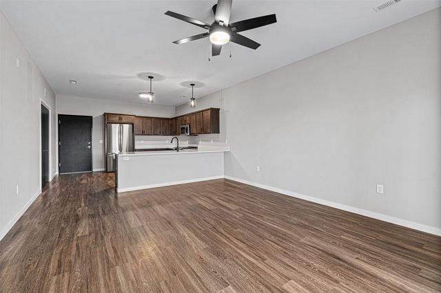 2877 Spring Rose Circle 111, Coralville, IA 52241