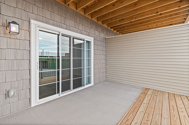 2877 Spring Rose Circle 111, Coralville, IA 52241