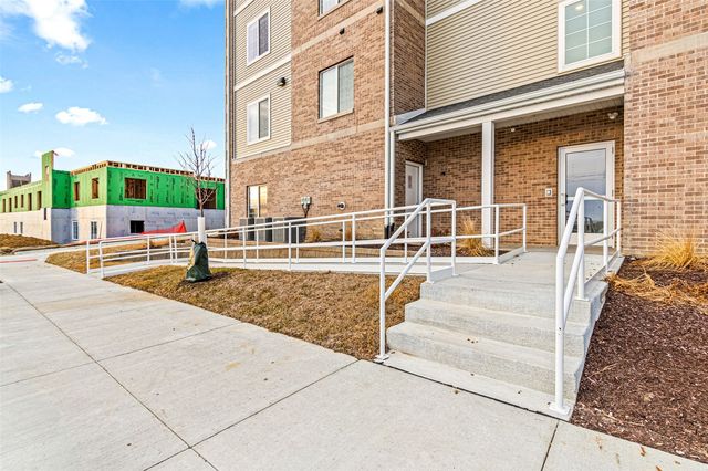 2877 Spring Rose Circle 111, Coralville, IA 52241