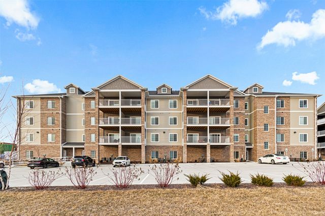 2877 Spring Rose Circle 111, Coralville, IA 52241