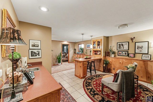 6033 SW 39th ST, Topeka, KS 66610