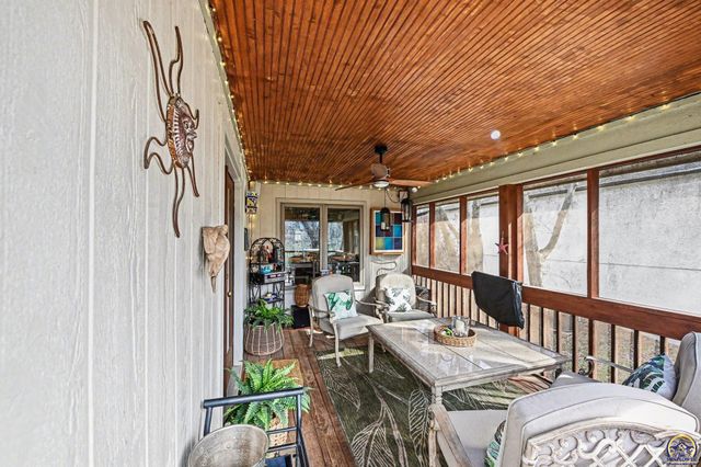 6033 SW 39th ST, Topeka, KS 66610