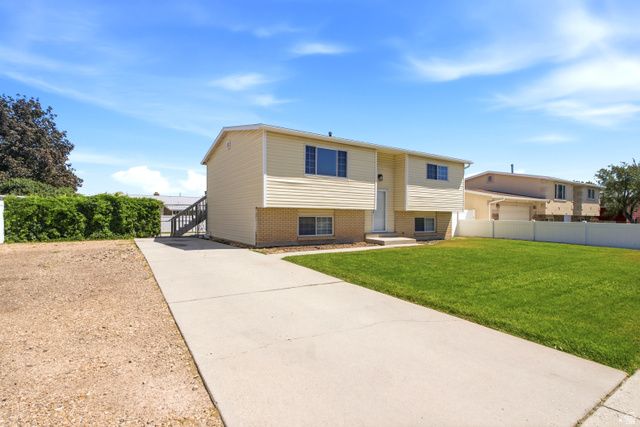 3538 W OGALLALA DR, West Valley City, UT 84119