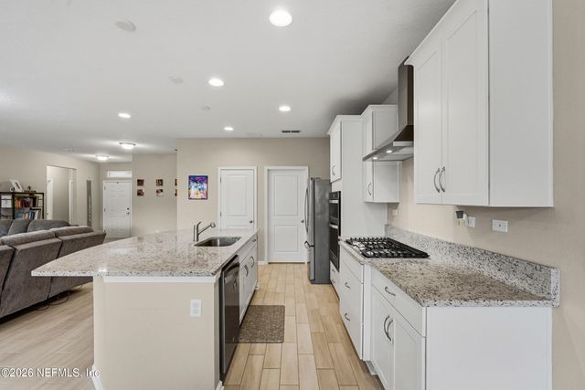 635 SYCAMORE Way, Orange Park, FL 32073