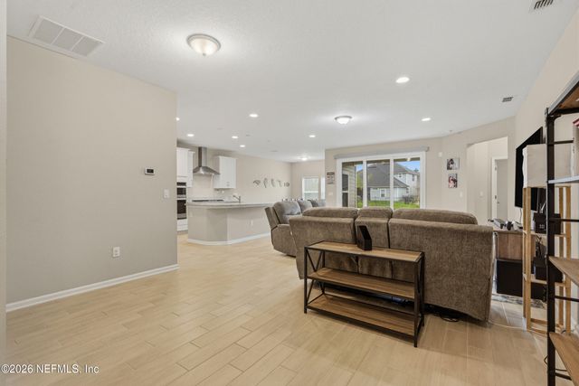 635 SYCAMORE Way, Orange Park, FL 32073