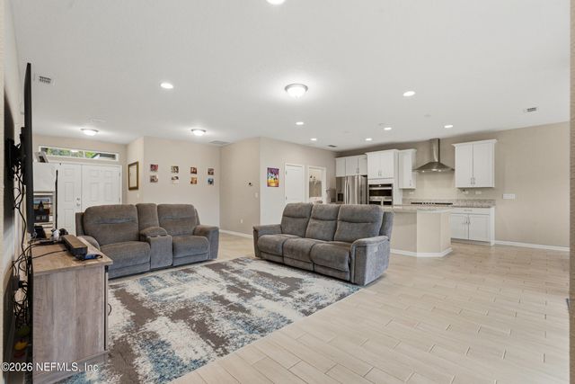 635 SYCAMORE Way, Orange Park, FL 32073