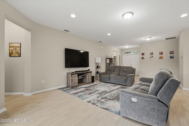 635 SYCAMORE Way, Orange Park, FL 32073