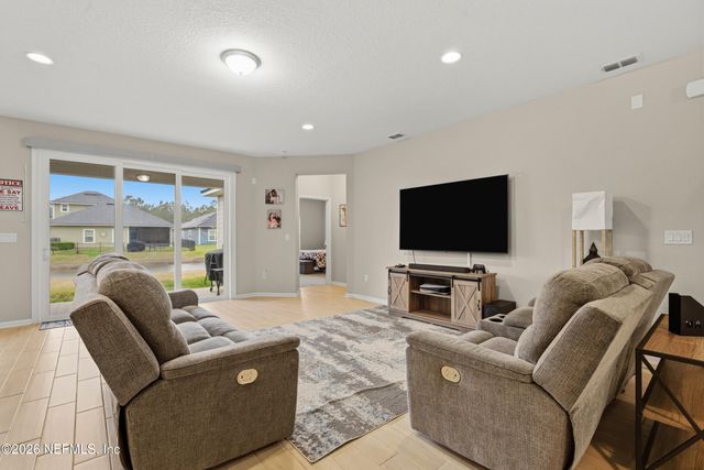 635 SYCAMORE Way, Orange Park, FL 32073