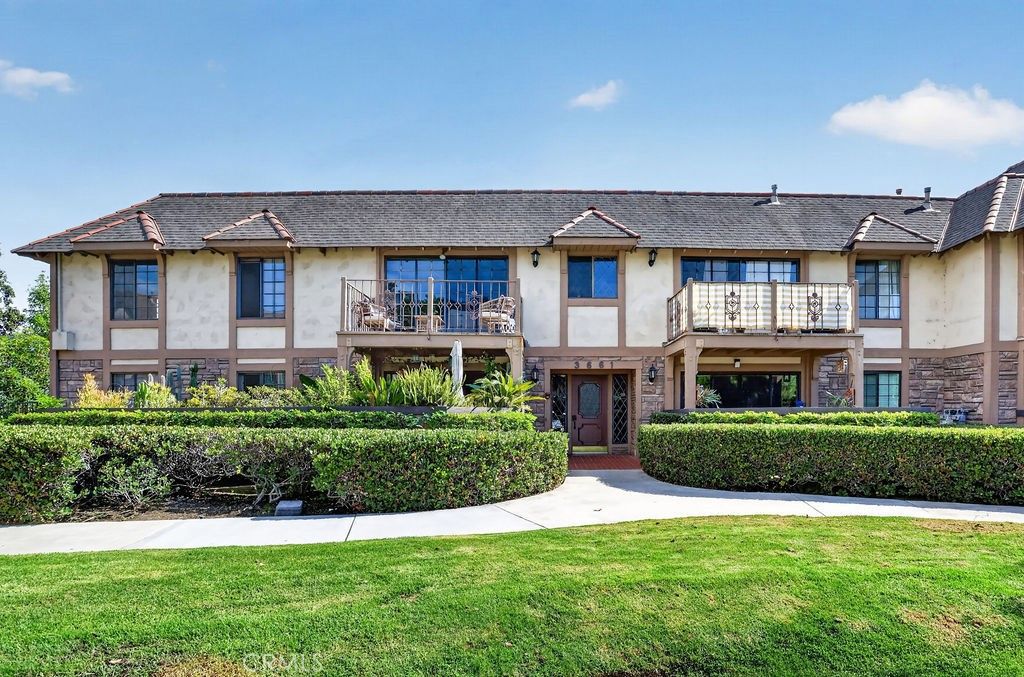 3661 S Bear G, Santa Ana, CA 92704 — photo 2