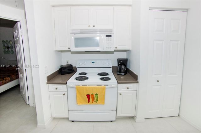 17145 N Bay Rd 4402, Sunny Isles Beach, FL 33160