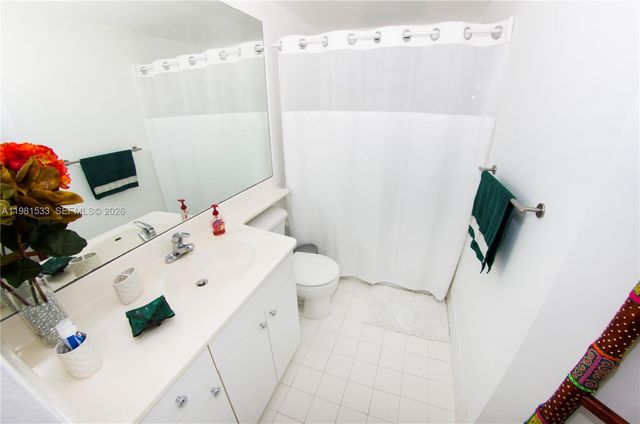 17145 N Bay Rd 4402, Sunny Isles Beach, FL 33160