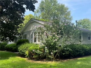 27 Horatio Lane, Gates, NY 14624