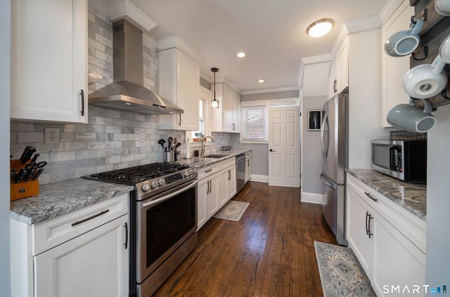 206 Highland Avenue, West Haven, CT 06516