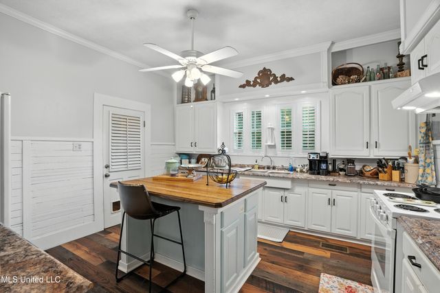 2159 Oakdale Road, Mccomb, MS 39648