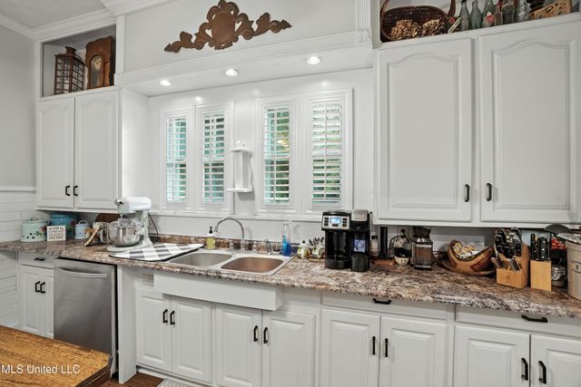 2159 Oakdale Road, Mccomb, MS 39648