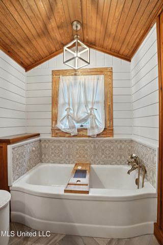 2159 Oakdale Road, Mccomb, MS 39648