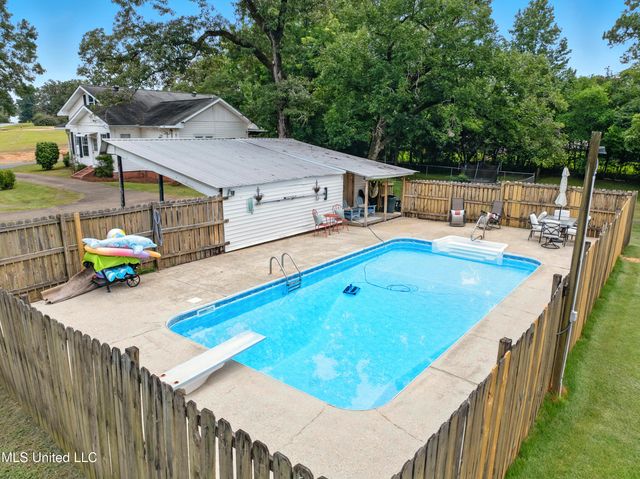 2159 Oakdale Road, Mccomb, MS 39648