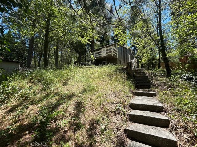 22951 Redwood, Crestline, CA 92325
