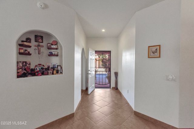 1999 W Bramburgh Court, Tucson, AZ 85713