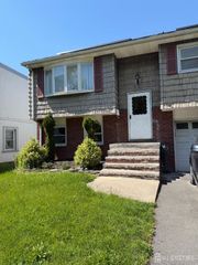 557 Renewal Way, Port Reading, NJ 07064