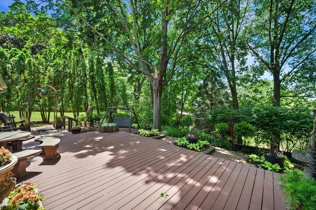 717 Mansfield CIRCLE, Hartland, WI 53029