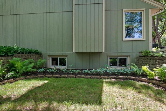 717 Mansfield CIRCLE, Hartland, WI 53029