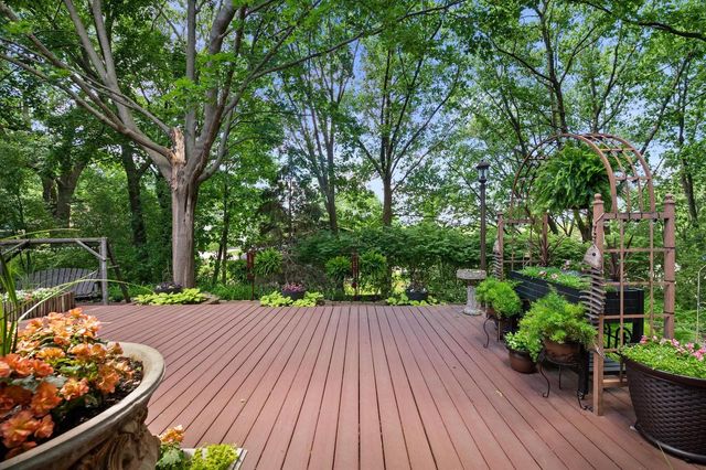 717 Mansfield CIRCLE, Hartland, WI 53029