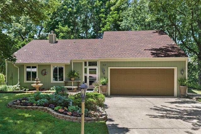 717 Mansfield CIRCLE, Hartland, WI 53029