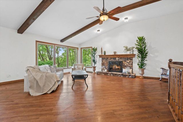 717 Mansfield CIRCLE, Hartland, WI 53029