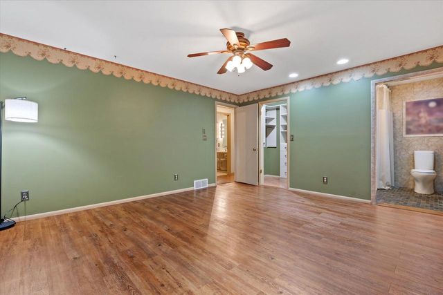 717 Mansfield CIRCLE, Hartland, WI 53029