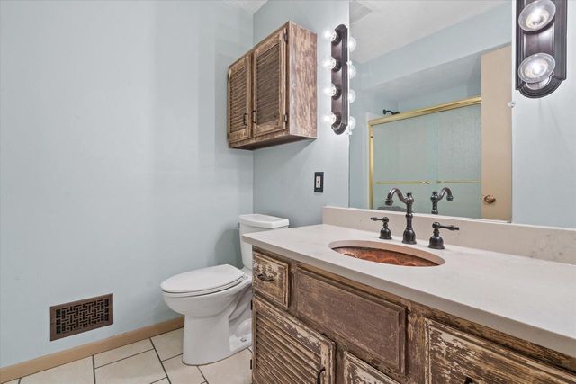 717 Mansfield CIRCLE, Hartland, WI 53029